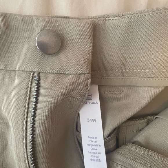 Crazy yoga shorts 34W 7in inseem - Picture 3 of 3